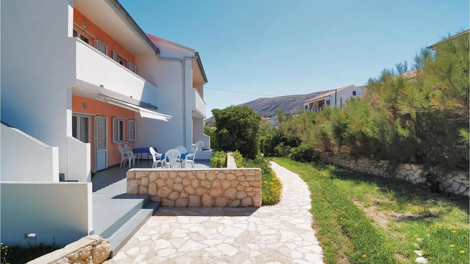 Beautiful Apartment In Pag With Kitchen Pag Town