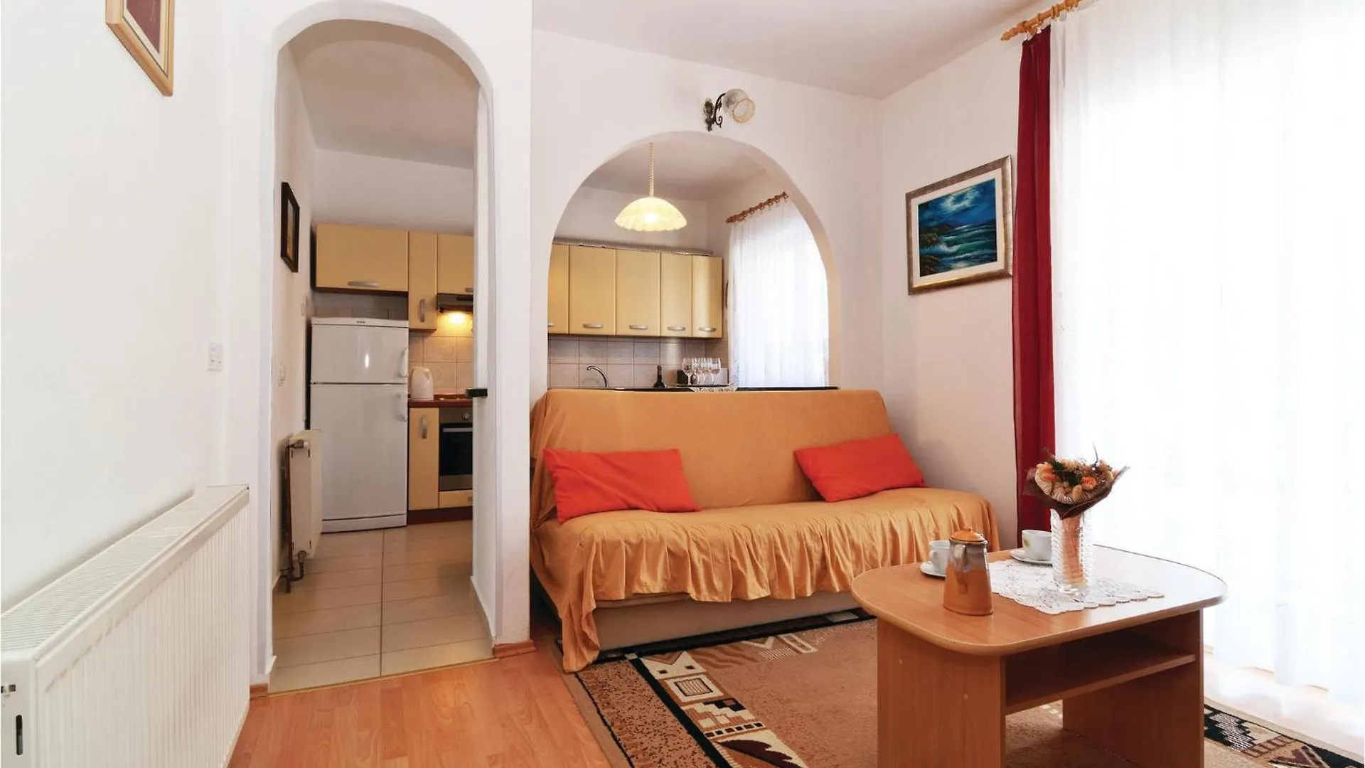 Beautiful Apartment In Pag With Kitchen