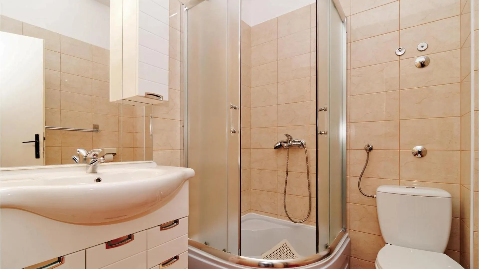 Beautiful Apartment In Pag With Kitchen Pag Town