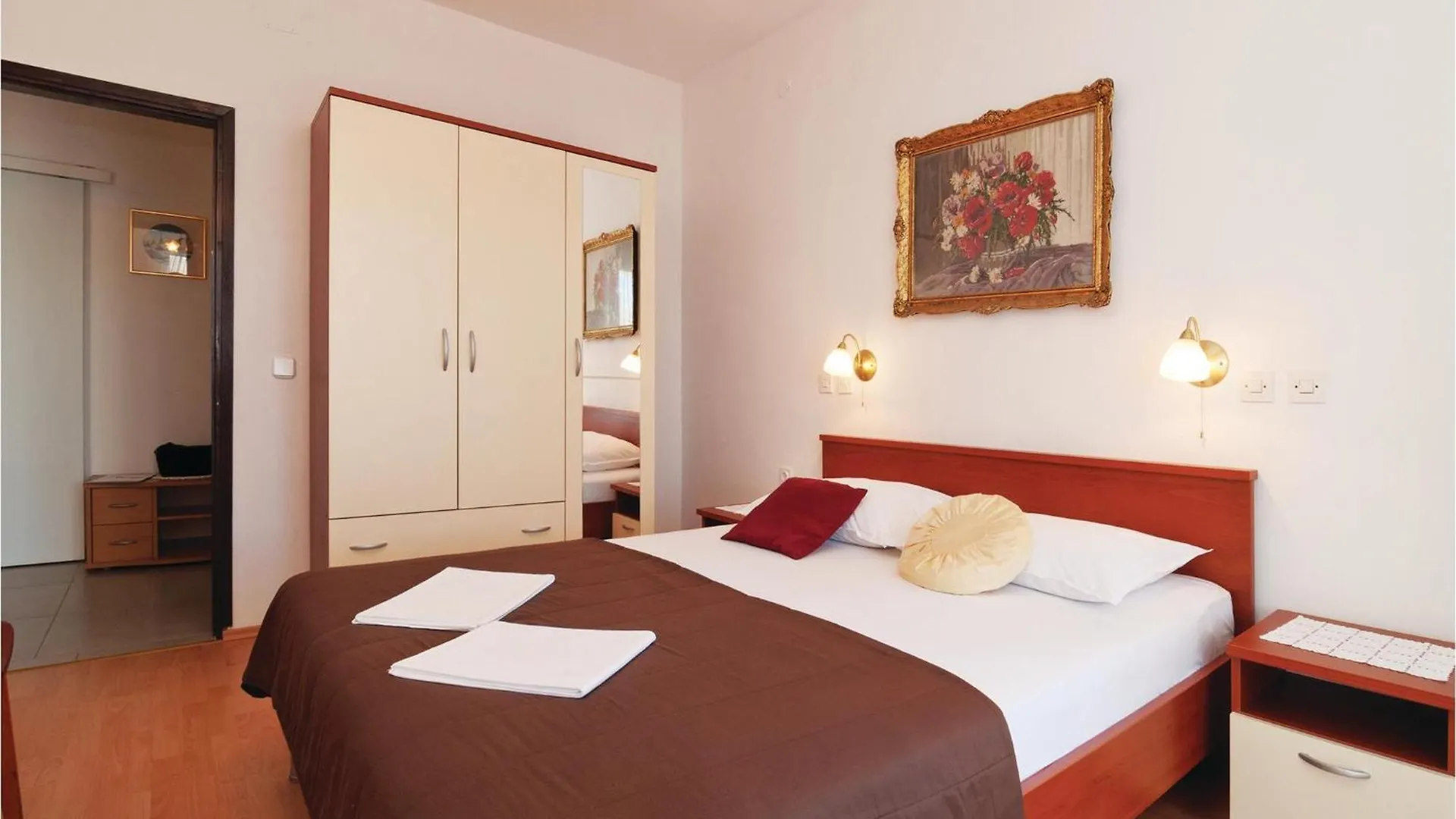Beautiful Apartment In Pag With Kitchen Pag Town 0*,  Croacia