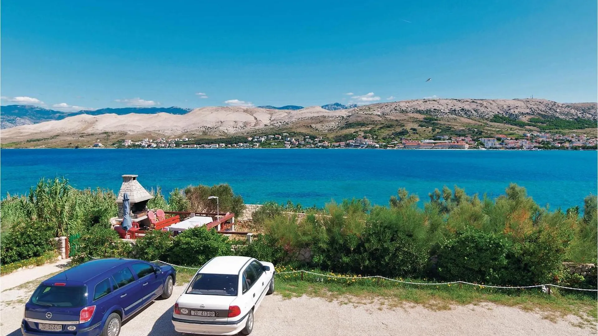 Beautiful Apartment In Pag With Kitchen
